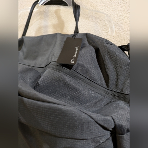 NWT Travis Mathew Lateral Duffle Bag - Picture 5 of 9